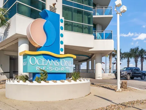 Entrance and grounds at the Oceans One resort